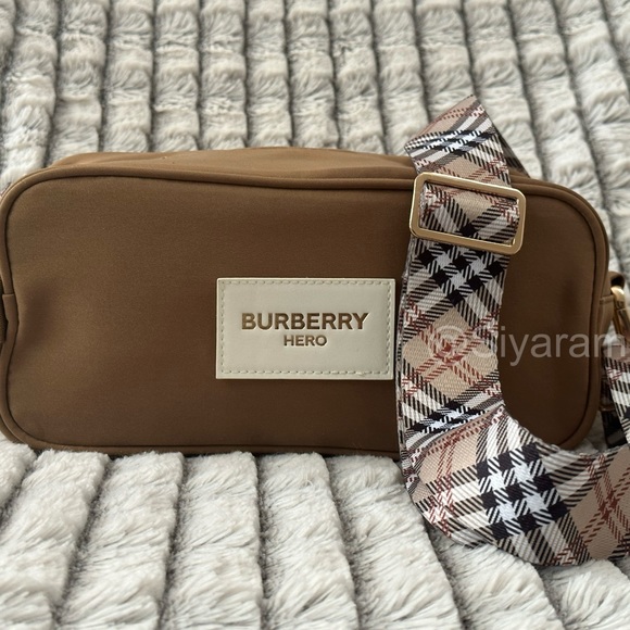 Burberry crossbody bag/ cosmetic bag / Toiletry kit/ pouch - Picture 1 of 14